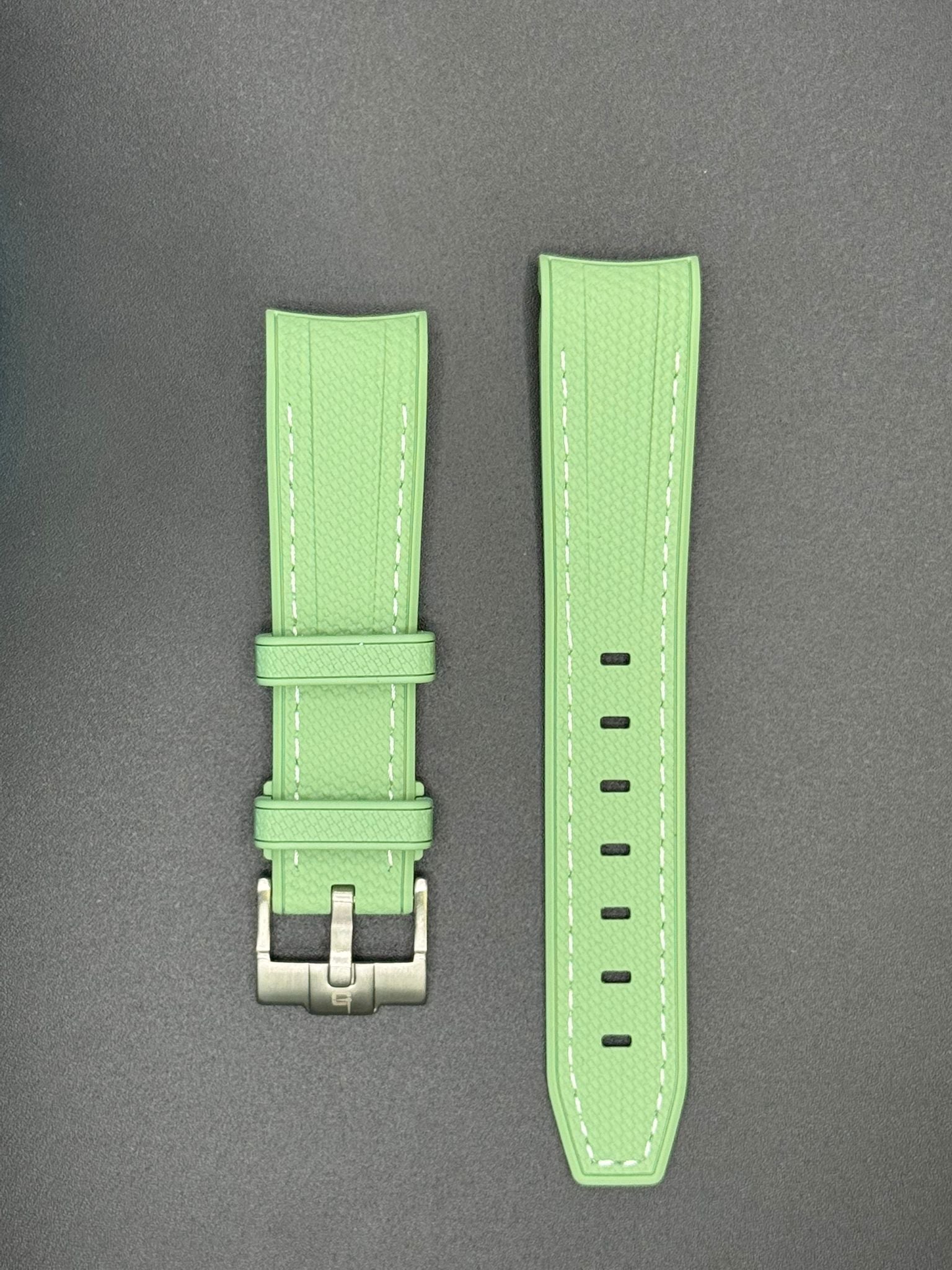 Bracelet en caoutchouc vert clair coutures blanches pour MoonSwatch et montres Omega