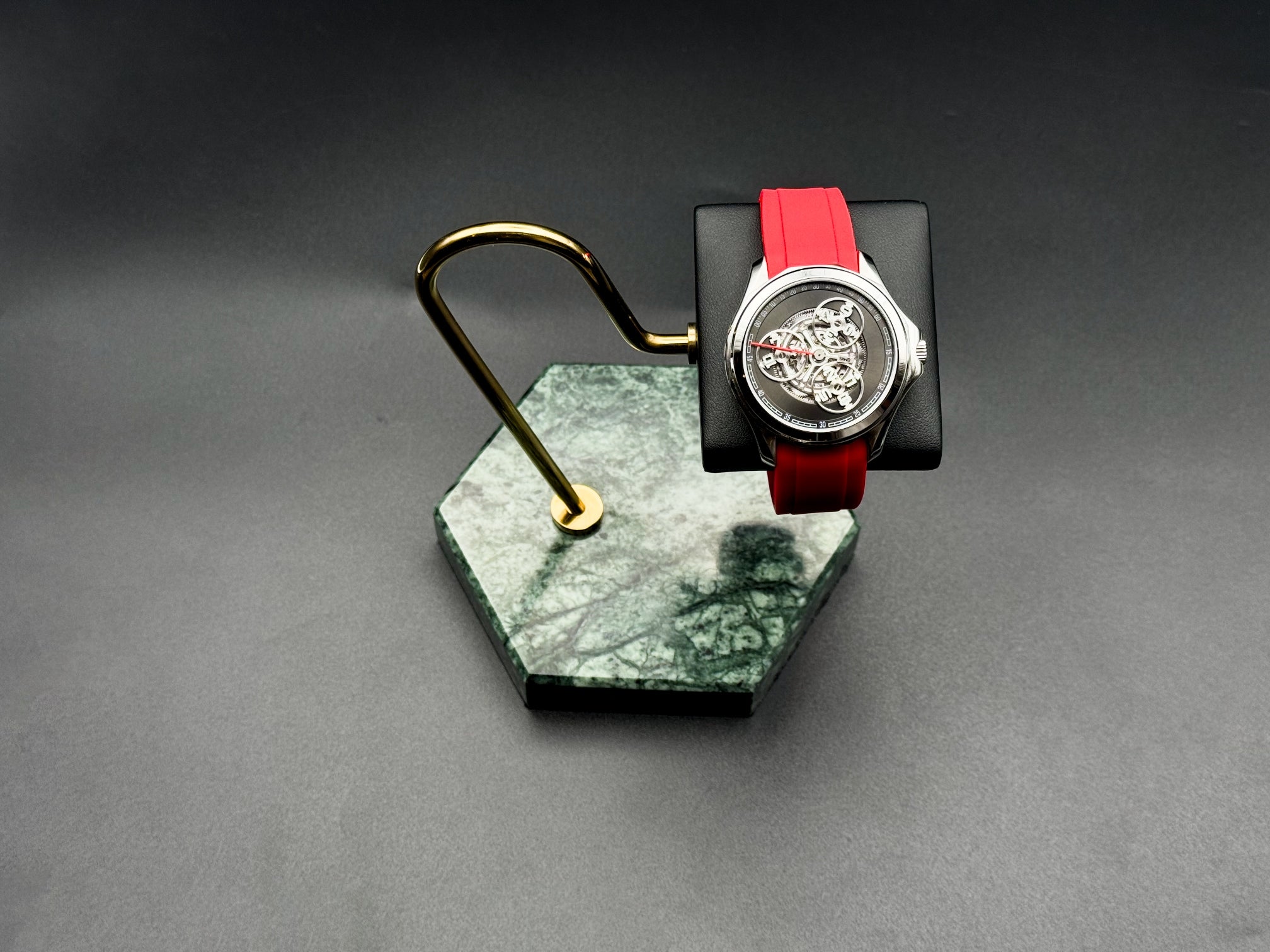 Support de montre en marbre